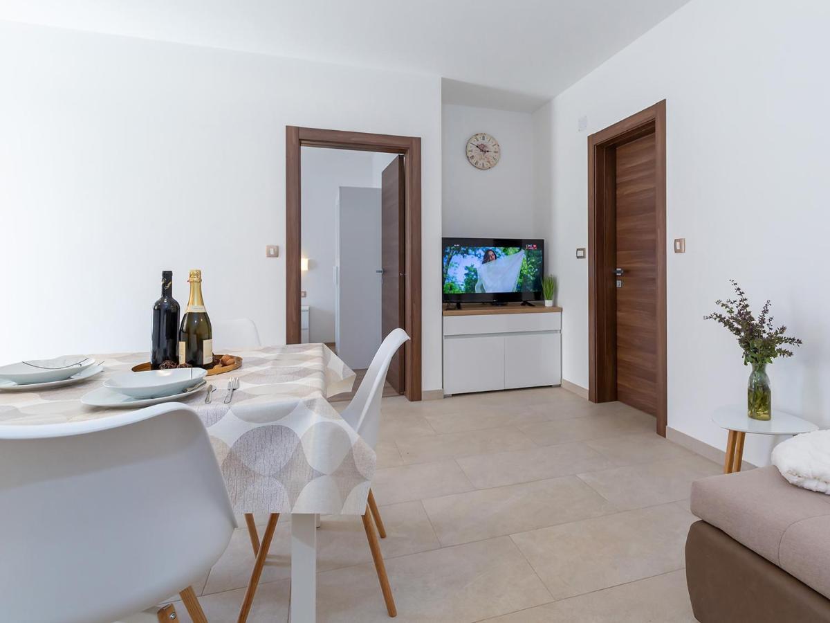 Villa Gioia Apartment With Terrace Porec Exterior photo