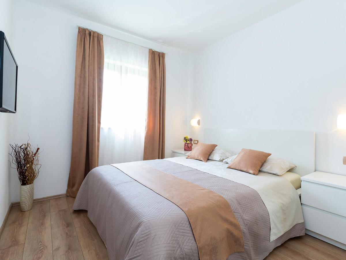 Villa Gioia Apartment With Terrace Porec Exterior photo
