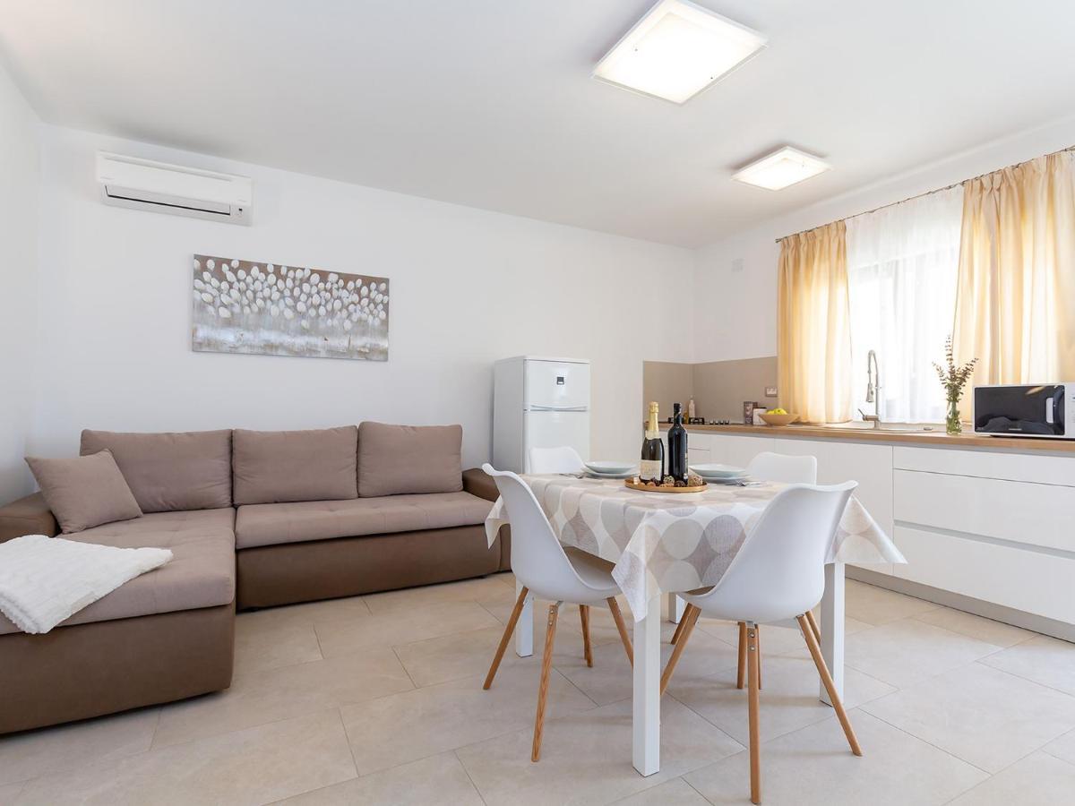 Villa Gioia Apartment With Terrace Porec Exterior photo